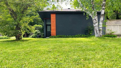1 Willis Drive • Aurora, ON photo 3