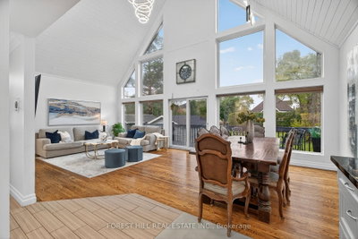 26 Elm Grove Avenue • Richmond Hill, ON photo 4