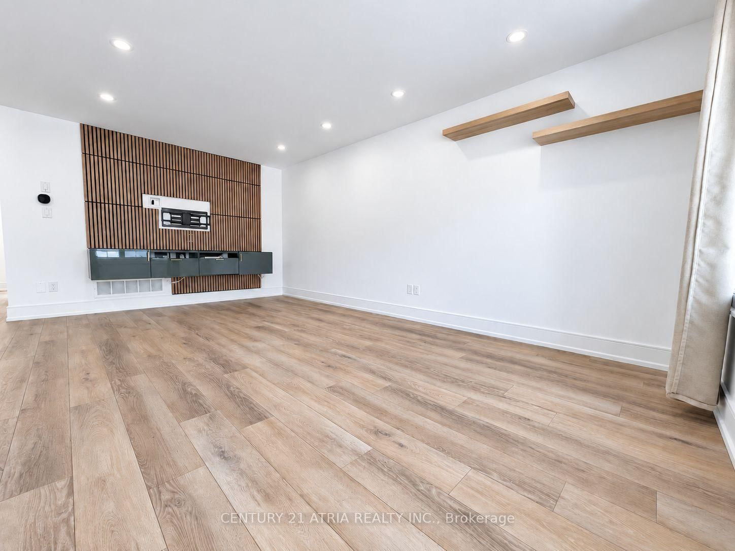 221 Via Campanile, Vaughan, view 2