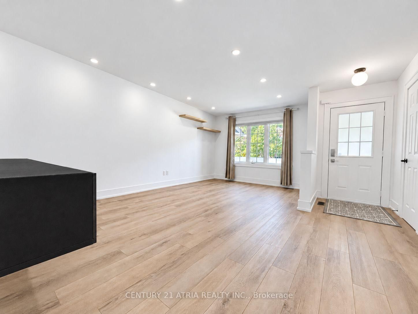 221 Via Campanile, Vaughan, view 3