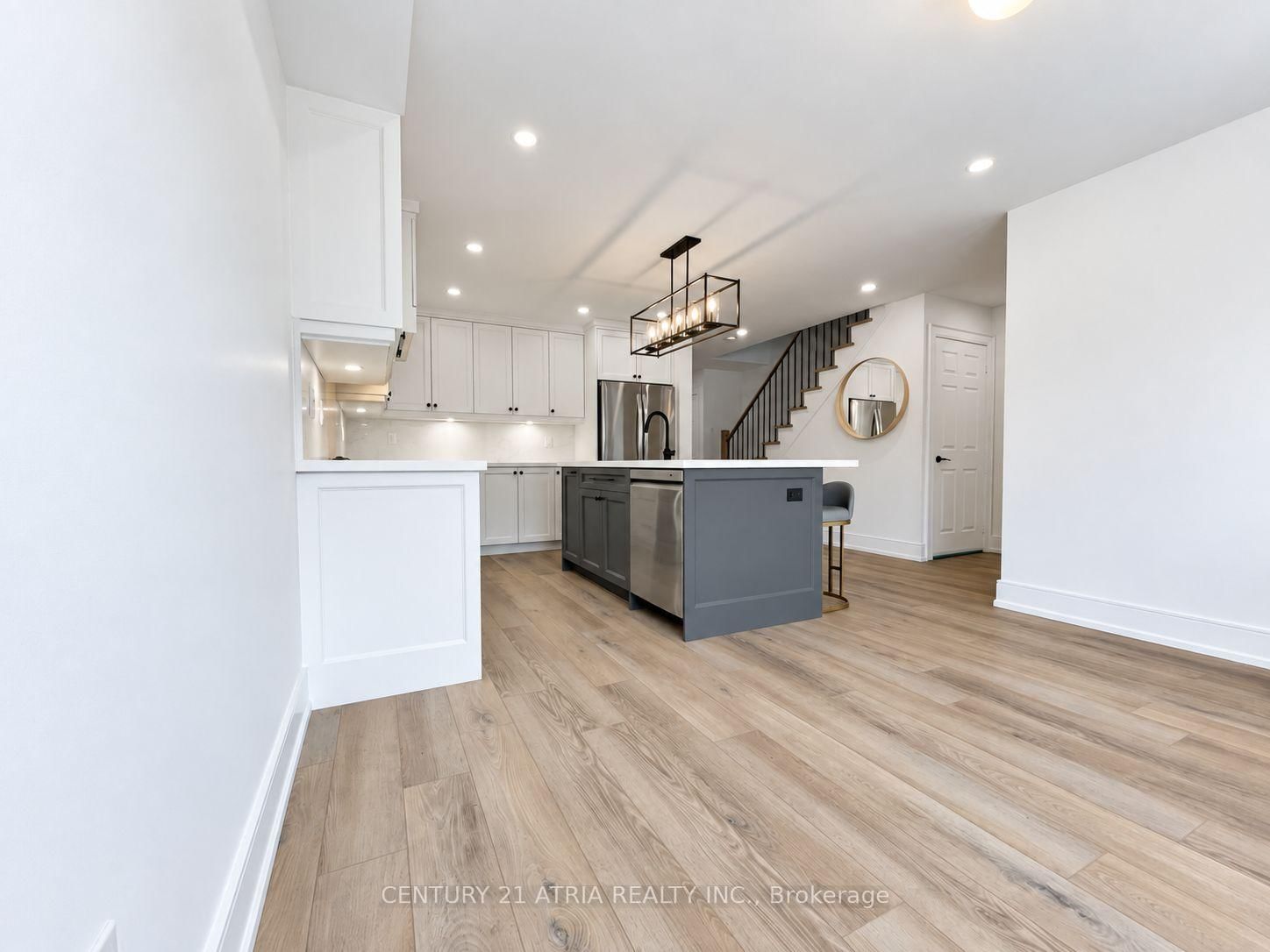 221 Via Campanile, Vaughan, view 9