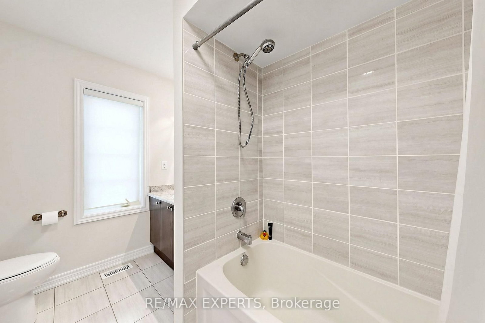 9 Applegate Drive • East Gwillimbury, ON photo 23