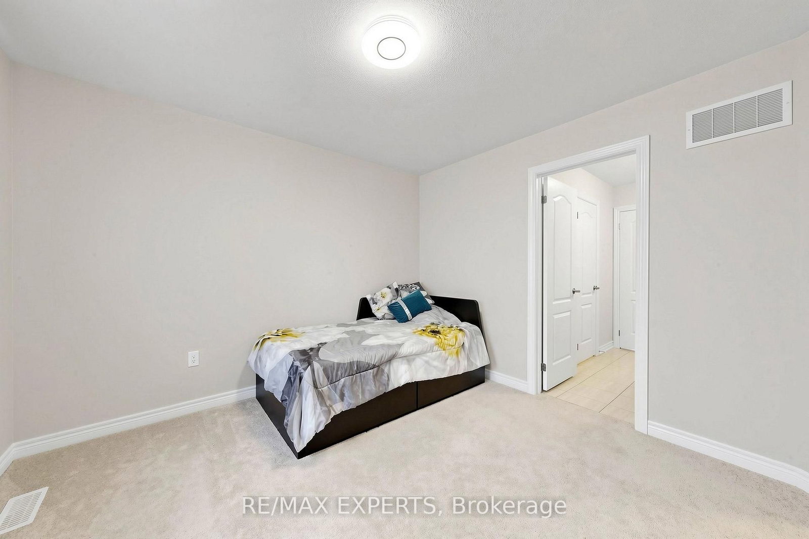 9 Applegate Drive • East Gwillimbury, ON photo 32