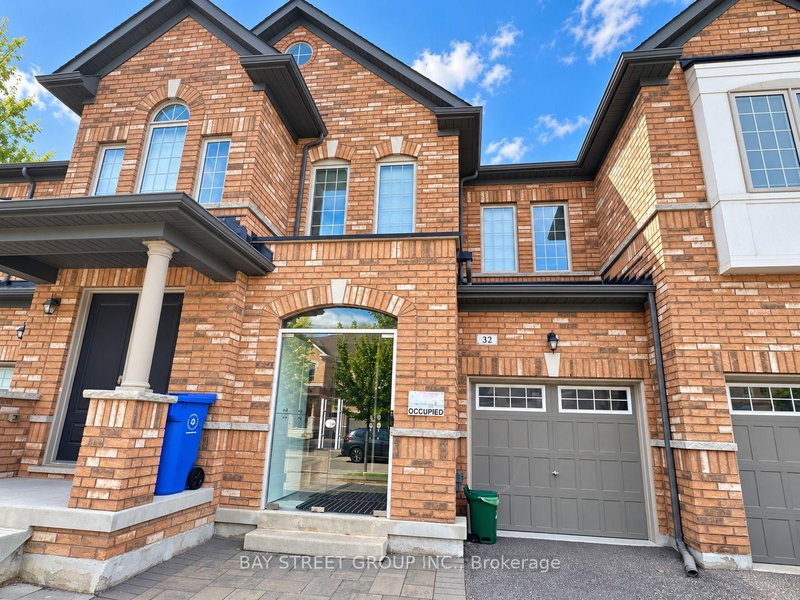 32 Capreol Avenue