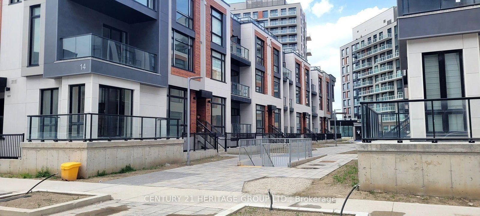 12 David Eyer Road • #1230 • Richmond Hill, ON photo 2