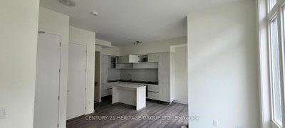 12 David Eyer Road • #1230 • Richmond Hill, ON photo 6