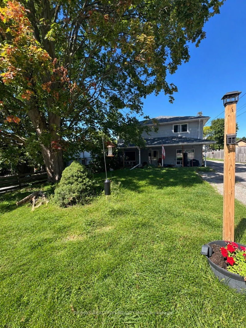 Upper - 280 Hillcrest Road N