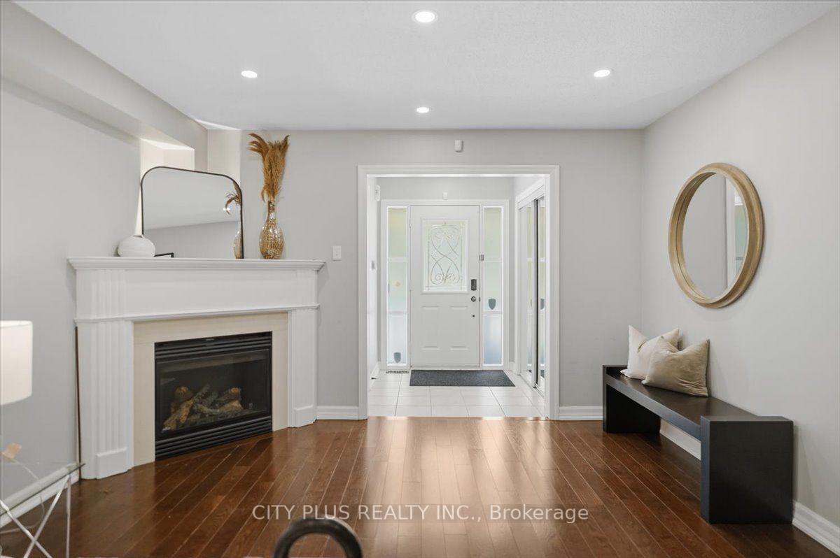 59 Byers Pond Way • Whitchurch-Stouffville, ON photo 4