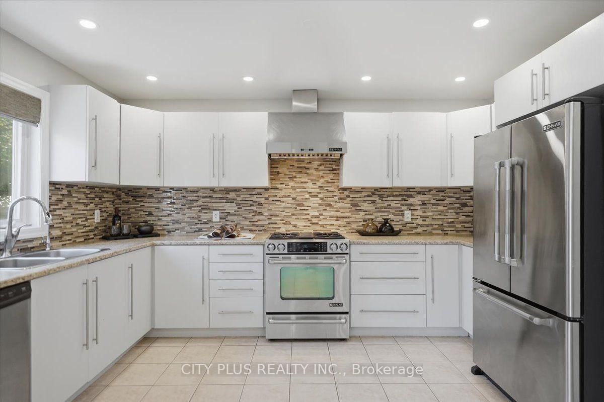 59 Byers Pond Way • Whitchurch-Stouffville, ON photo 8