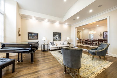 9 Seinecliffe Road • Markham, ON photo 6