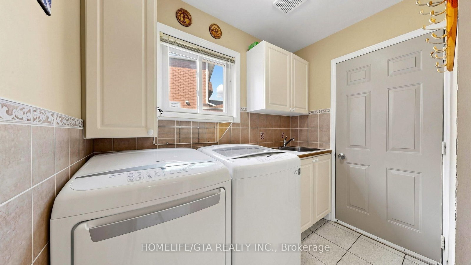 4 Alma Court • Richmond Hill, ON photo 44