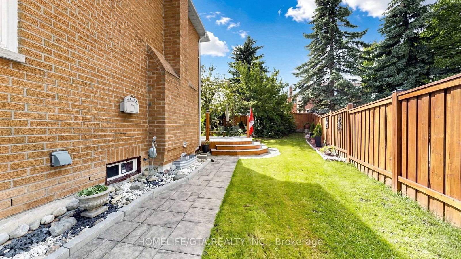 4 Alma Court • Richmond Hill, ON photo 50