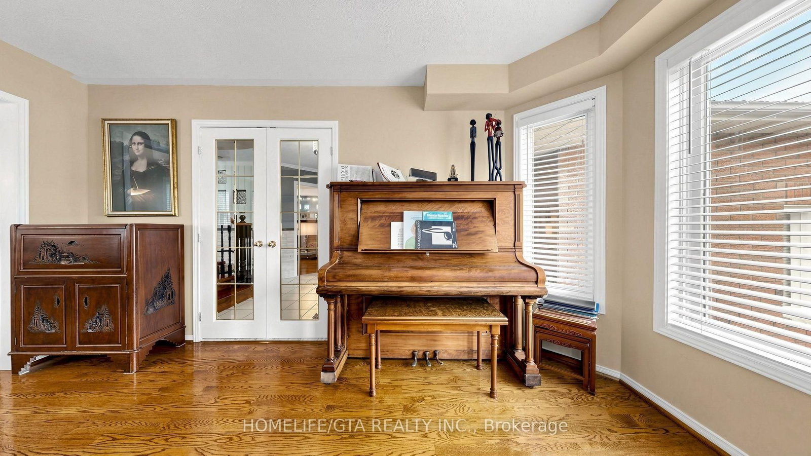 4 Alma Court • Richmond Hill, ON photo 6