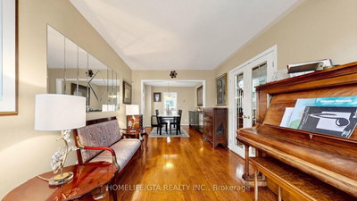 4 Alma Court • Richmond Hill, ON photo 7