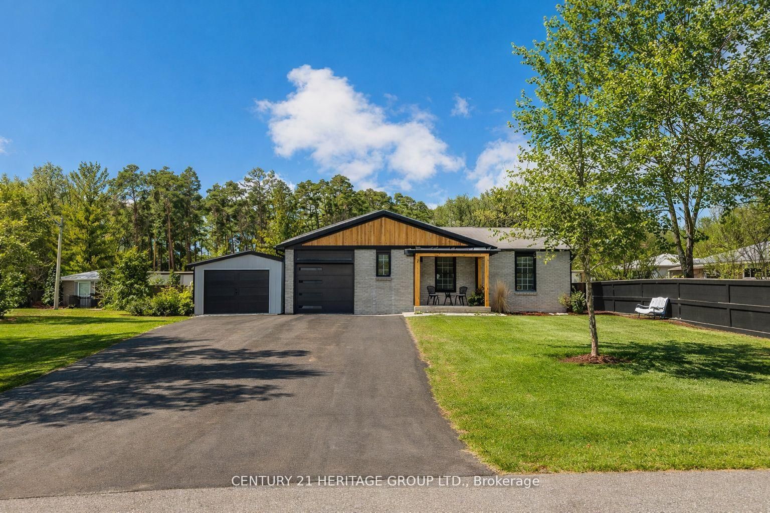 7 Crawford Circle • New Tecumseth, ON photo 3