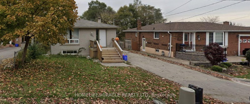 151 Collings Avenue