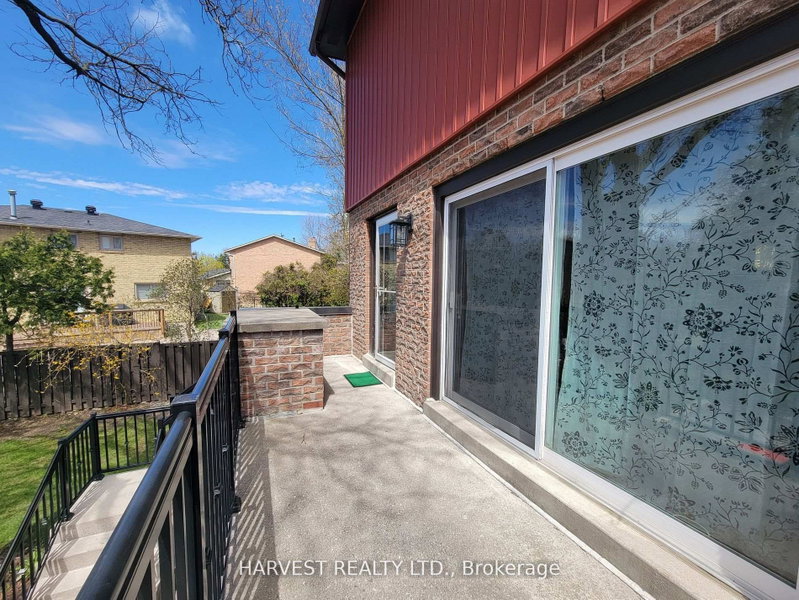 55 Ashglen Way