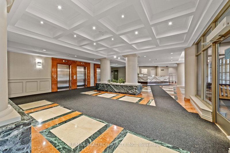 312 - 11 Townsgate Drive