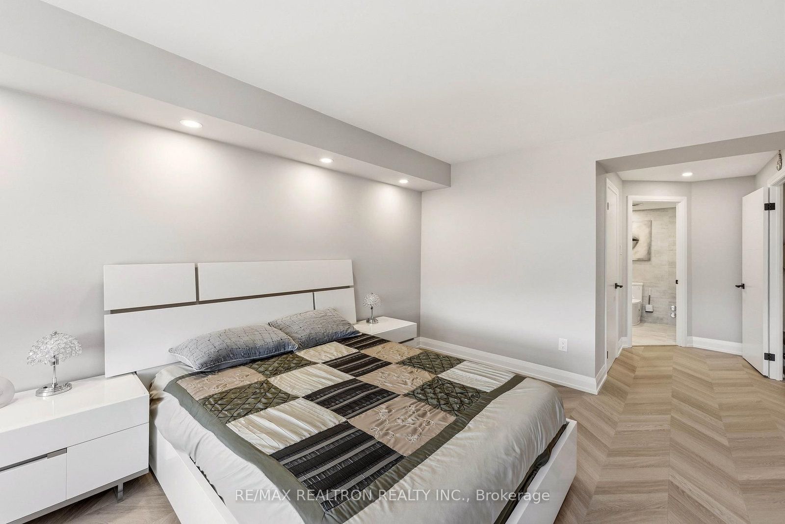 11 Townsgate Drive • #312 • Vaughan, ON photo 30