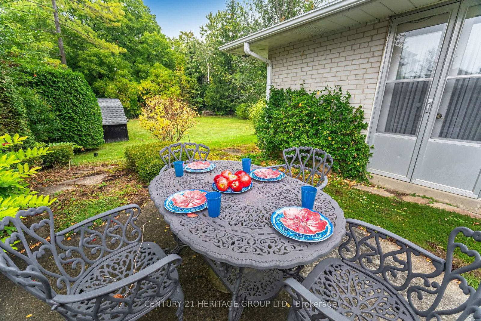 22 Poplar Drive • Richmond Hill, ON photo 8