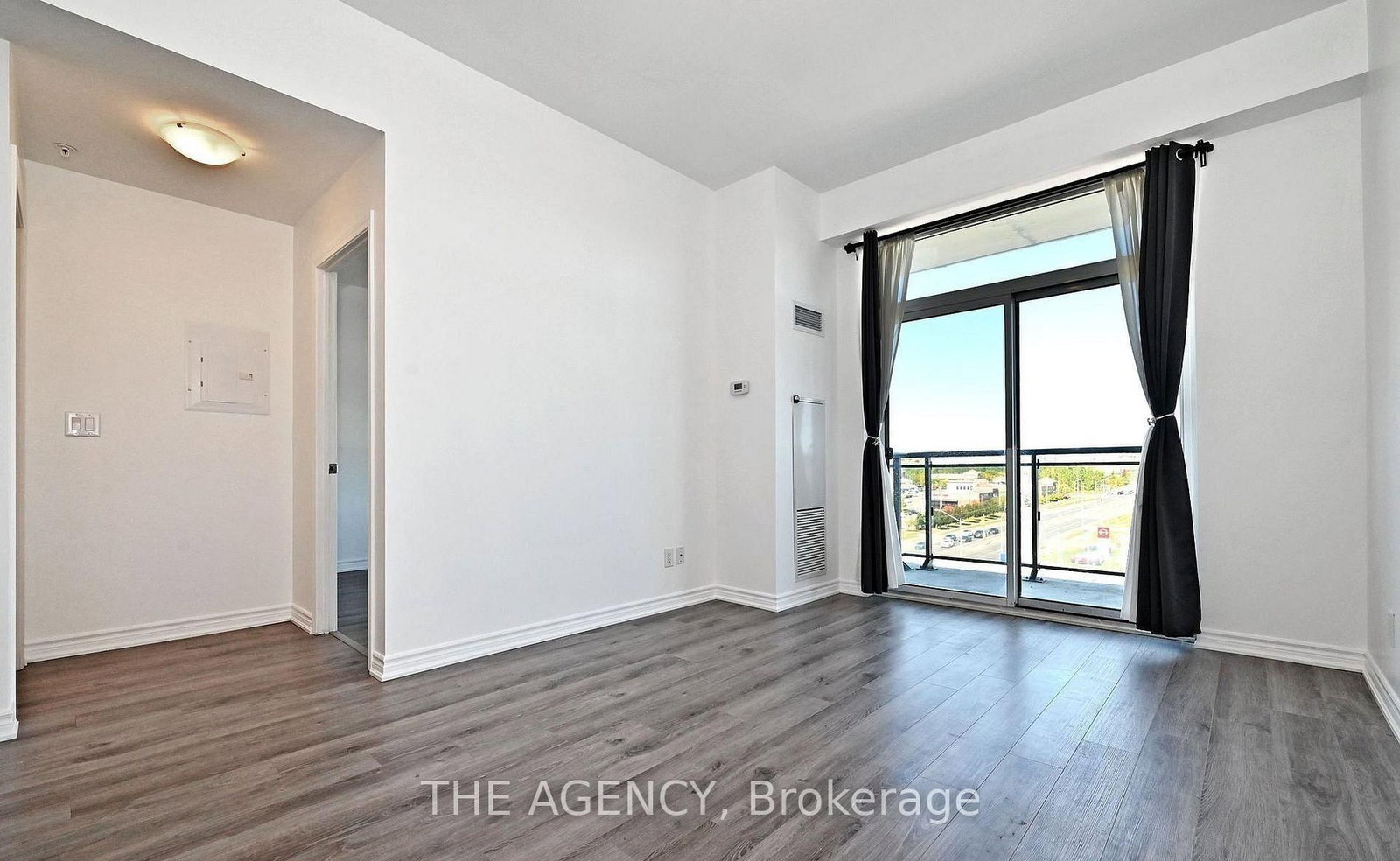 11611 Yonge Street • #809 • Richmond Hill, ON photo 3