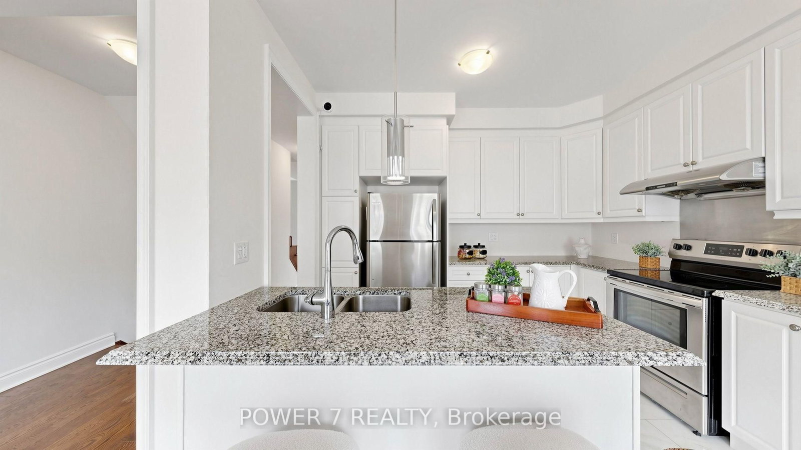 56 William F Bell Parkway • Richmond Hill, ON photo 8