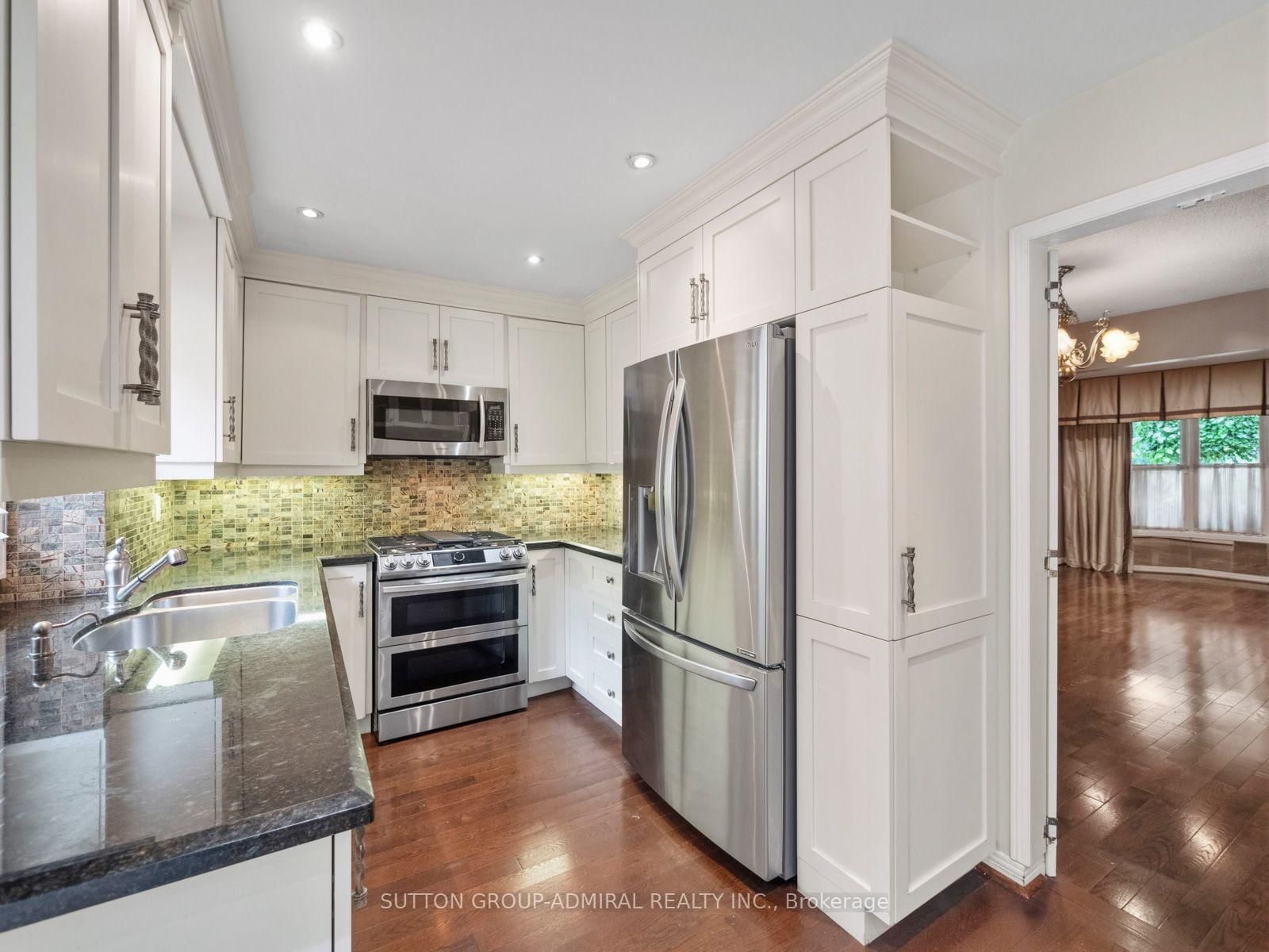 19 Jessica Gardens • Vaughan, ON photo 10