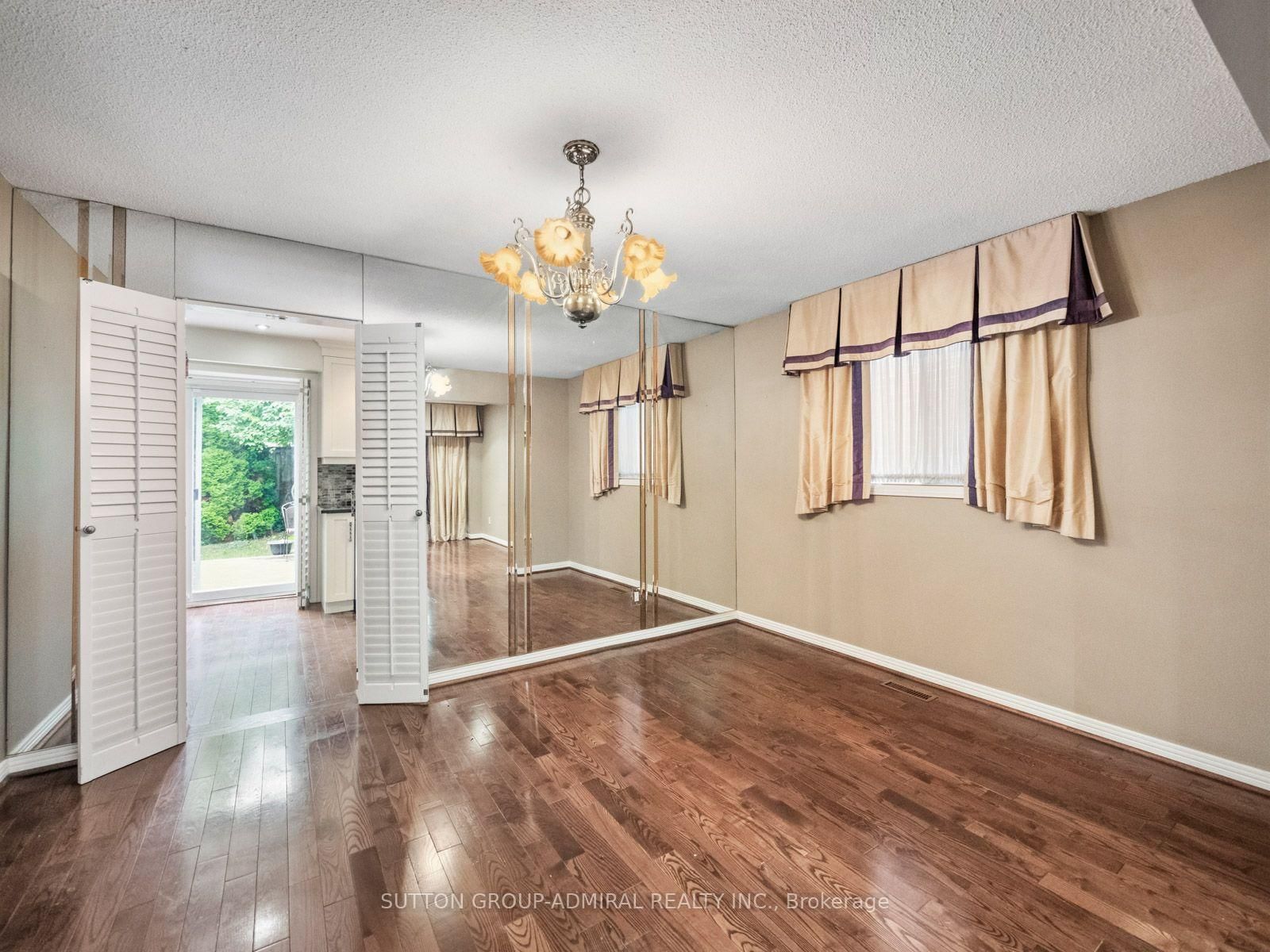 19 Jessica Gardens • Vaughan, ON photo 16