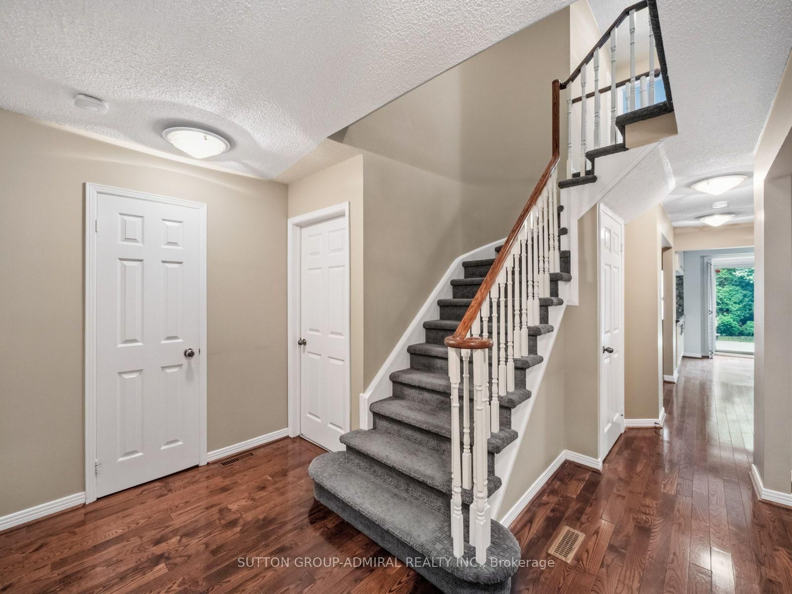 19 Jessica Gardens • Vaughan, ON photo 20