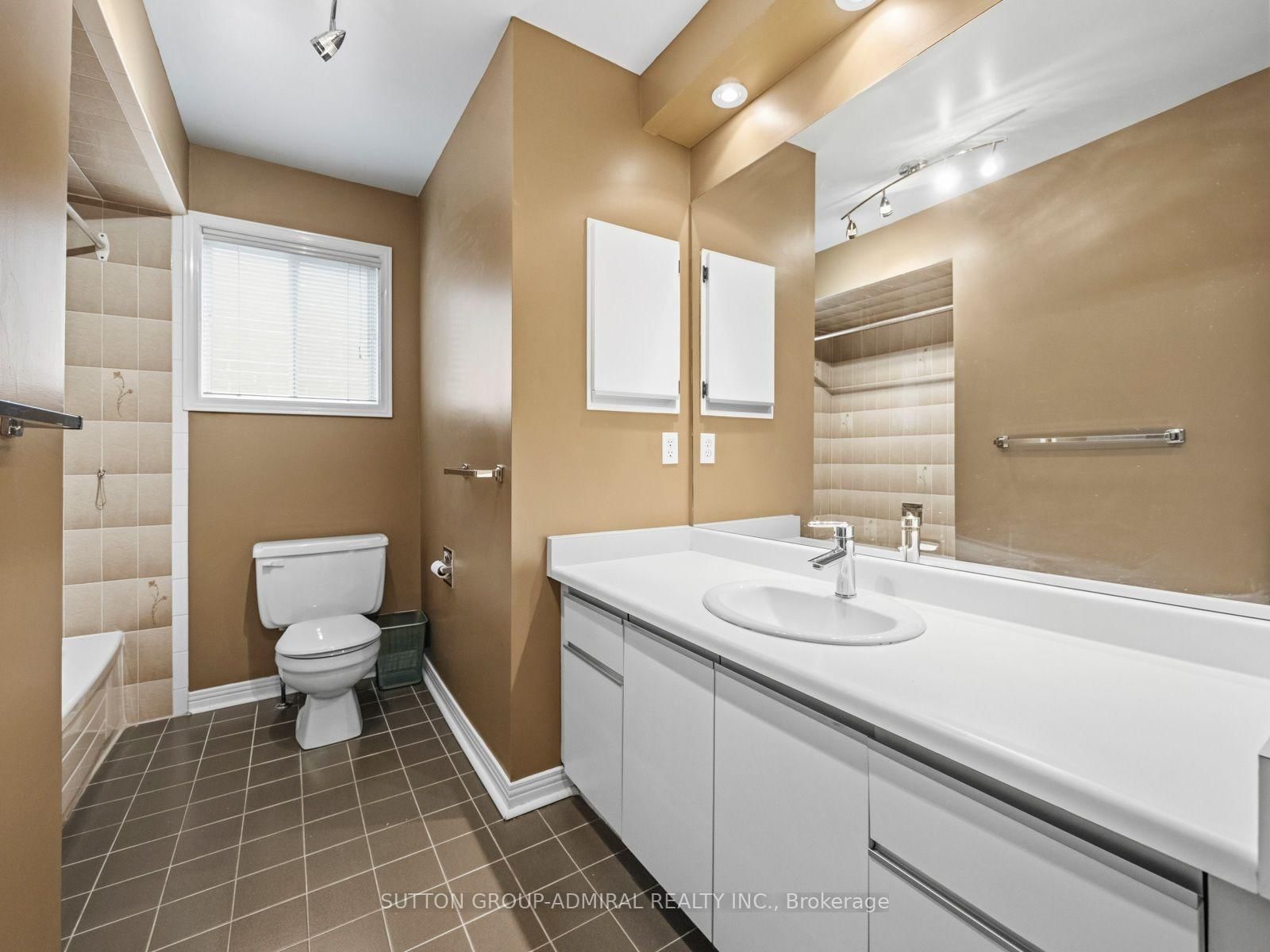 19 Jessica Gardens • Vaughan, ON photo 30