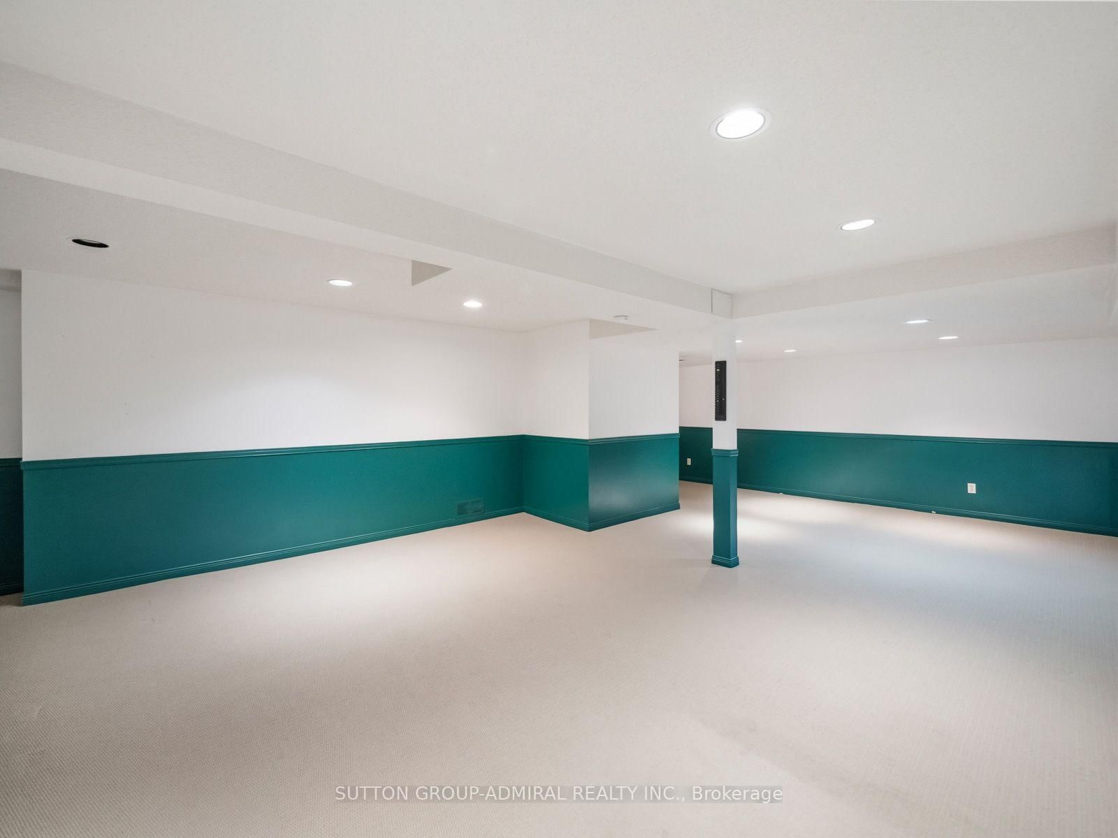 19 Jessica Gardens • Vaughan, ON photo 32