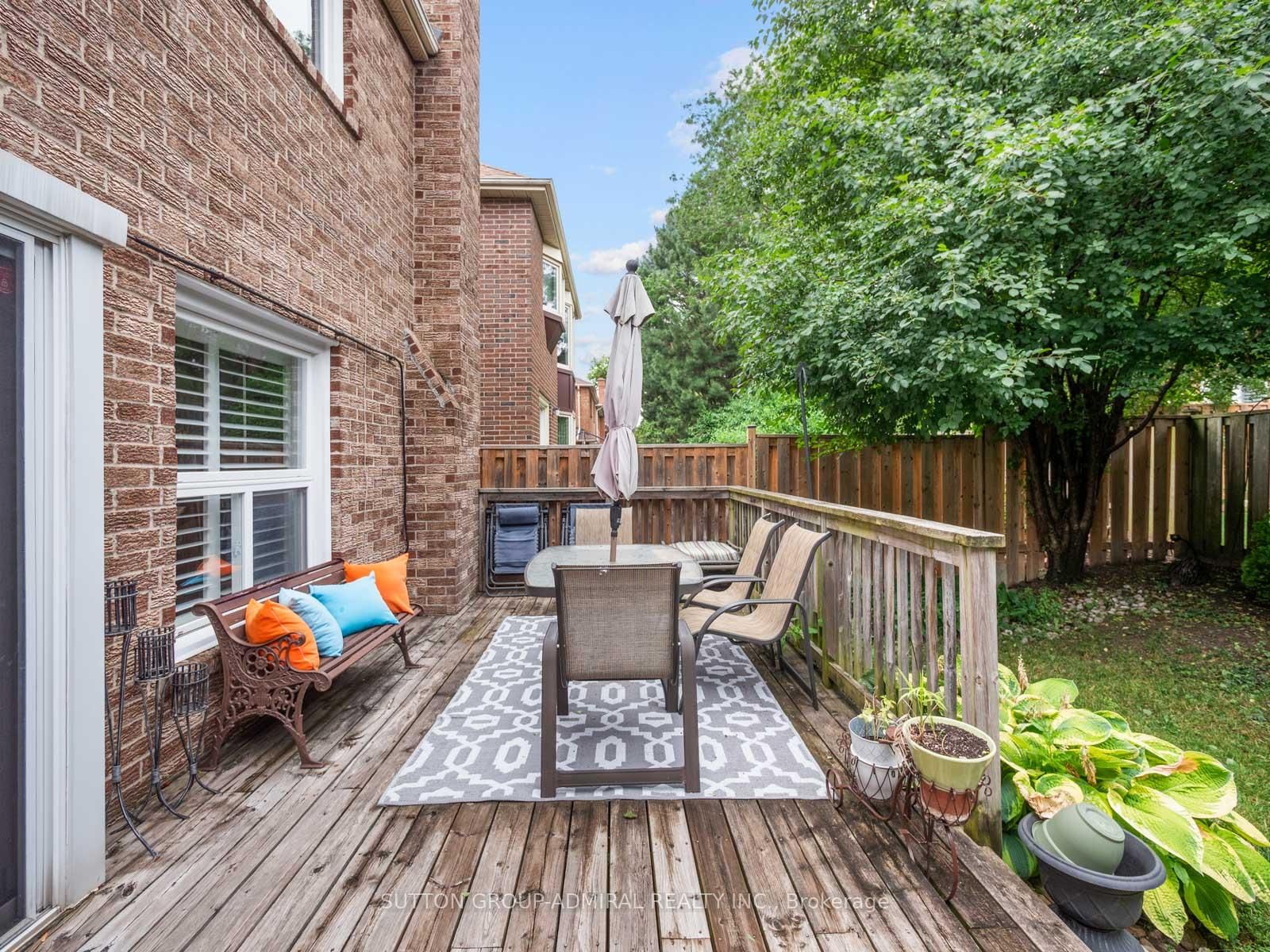 19 Jessica Gardens • Vaughan, ON photo 36