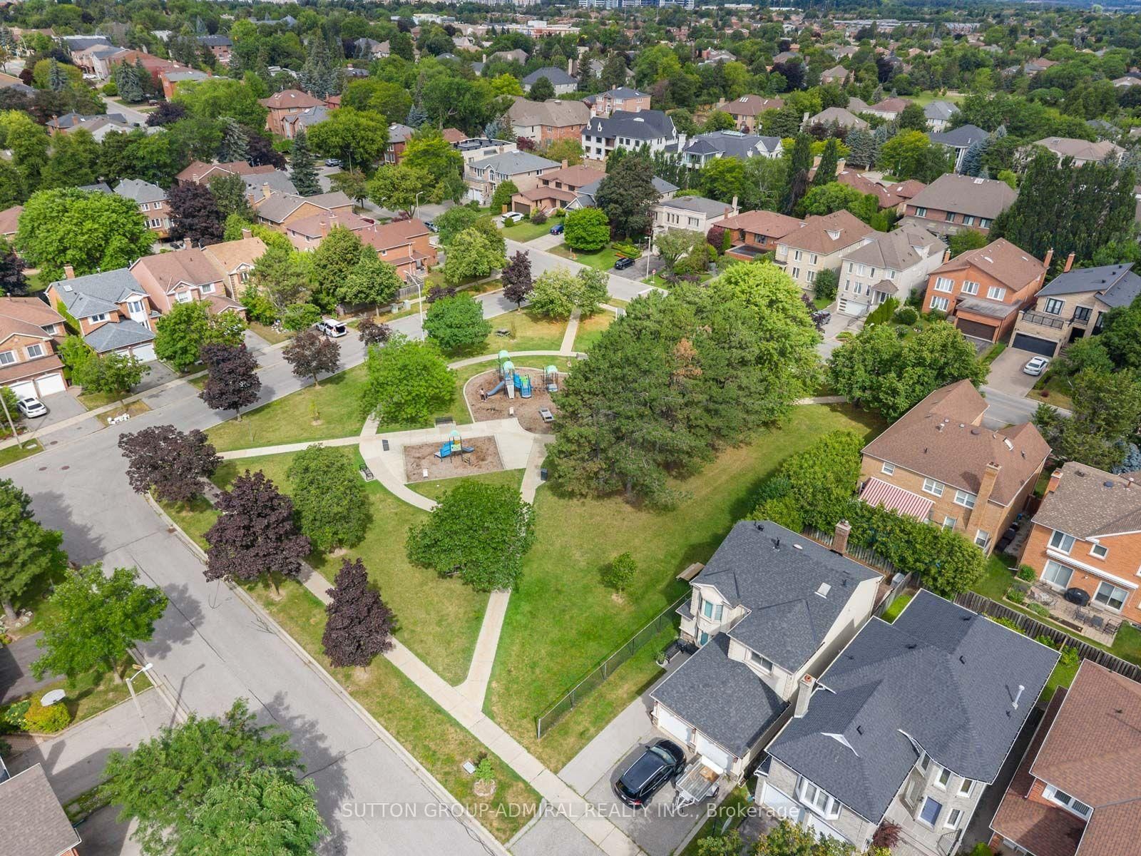 19 Jessica Gardens • Vaughan, ON photo 42