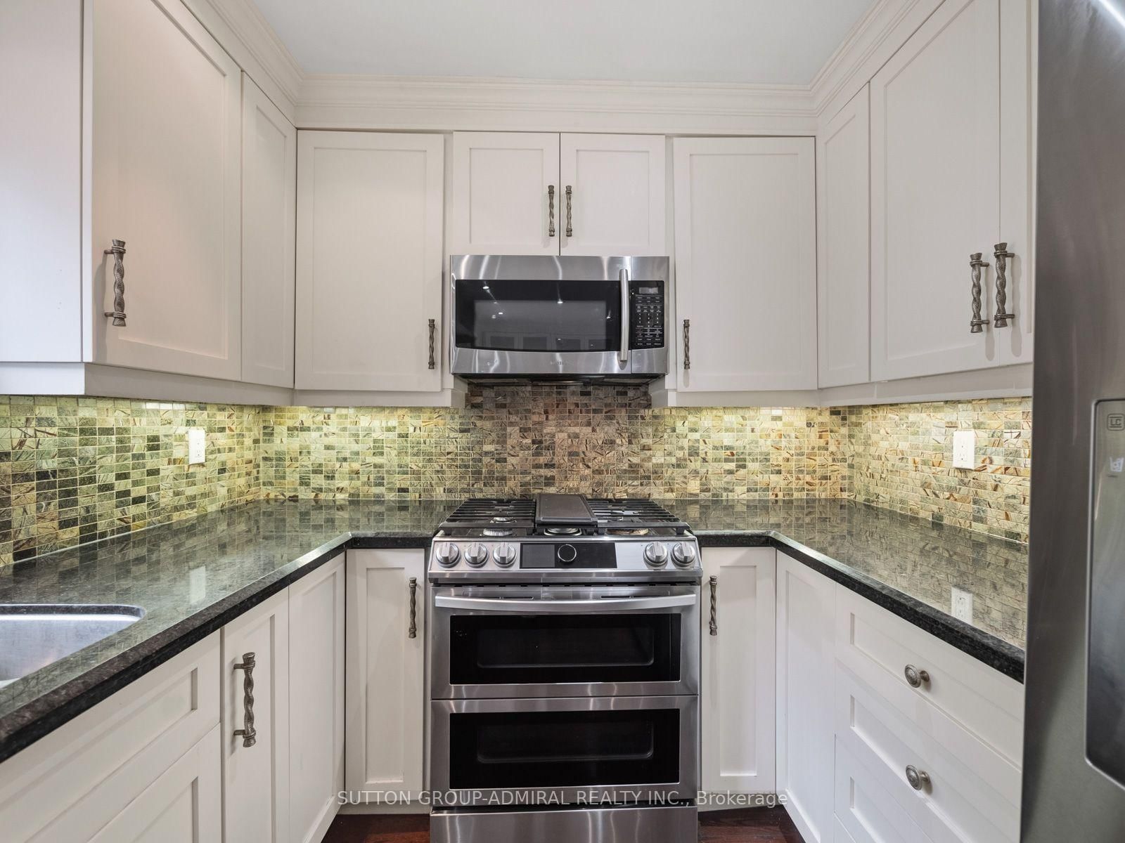 19 Jessica Gardens • Vaughan, ON photo 8