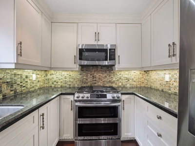 19 Jessica Gardens • Vaughan, ON photo 8