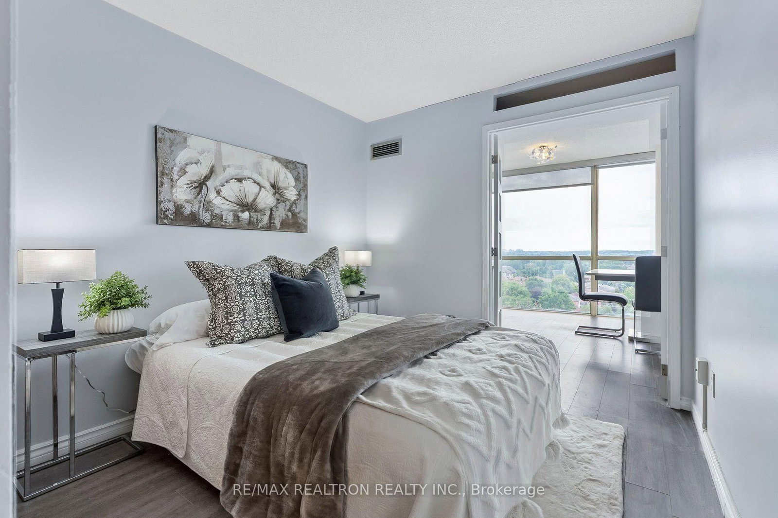 30 Harding Boulevard W • #1111 • Richmond Hill, ON photo 32