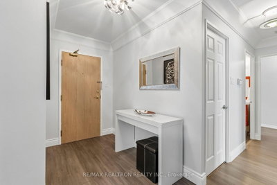 30 Harding Boulevard W • #1111 • Richmond Hill, ON photo 5