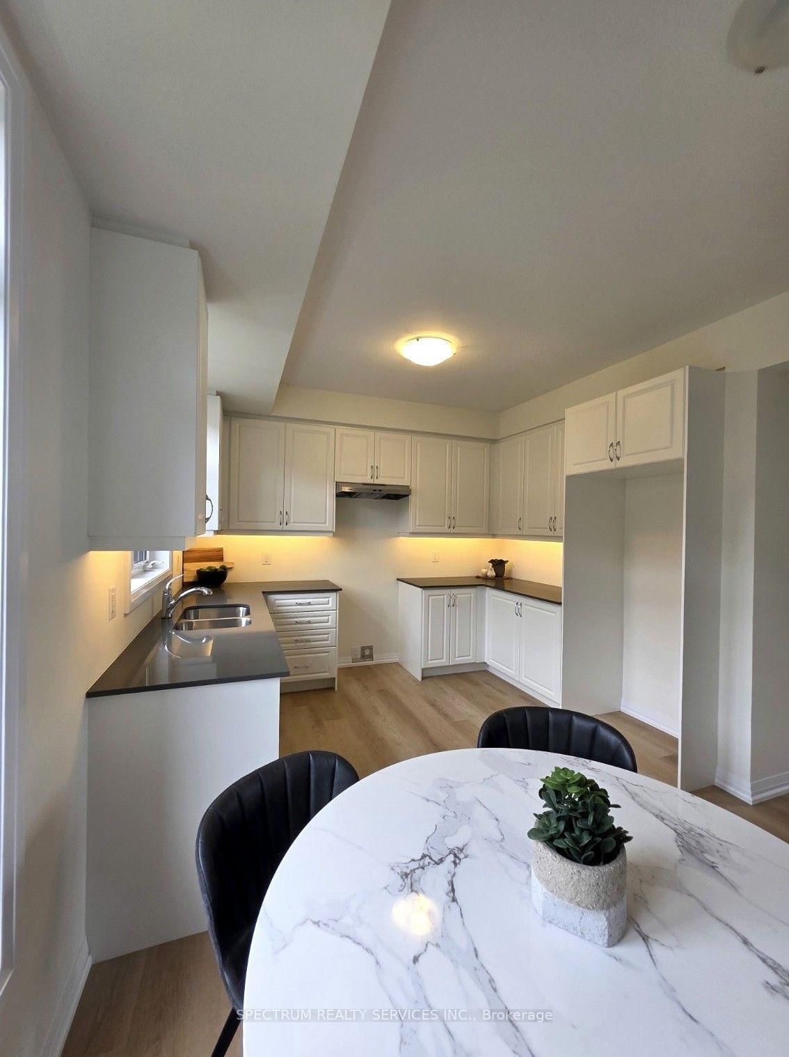 1520 Benson Street photo 6
