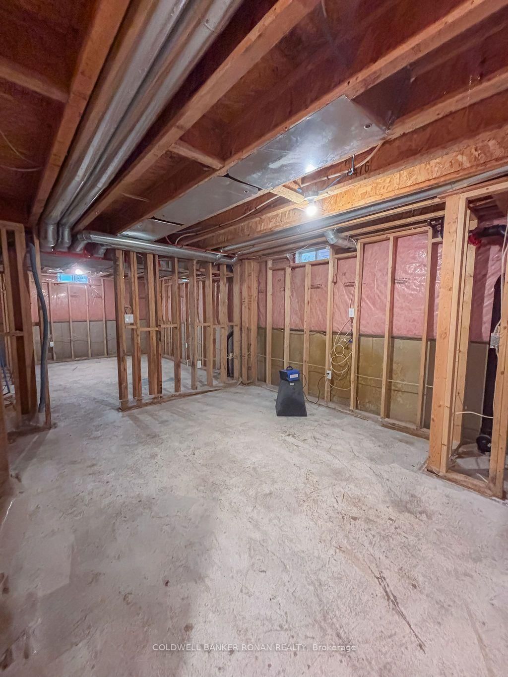 7 Kidd Crescent • New Tecumseth, ON photo 15