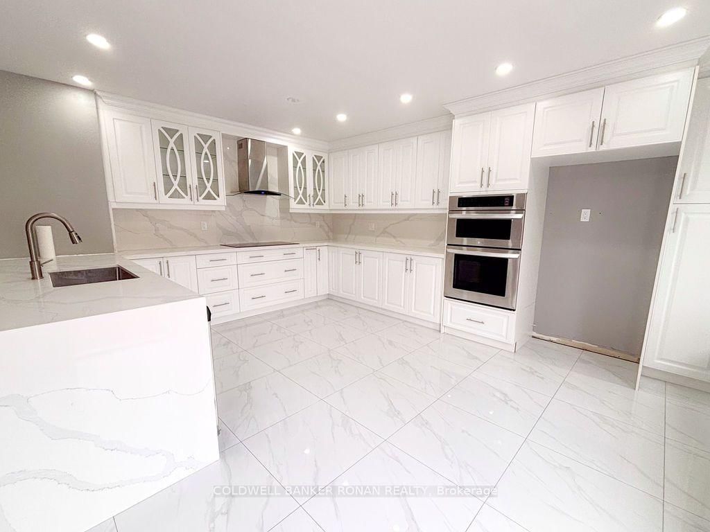 7 Kidd Crescent • New Tecumseth, ON photo 2