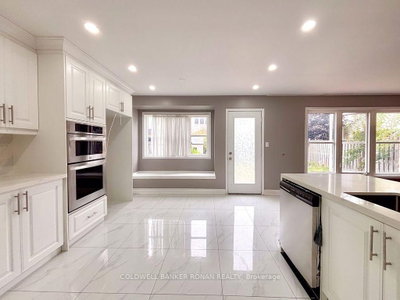 7 Kidd Crescent • New Tecumseth, ON photo 4