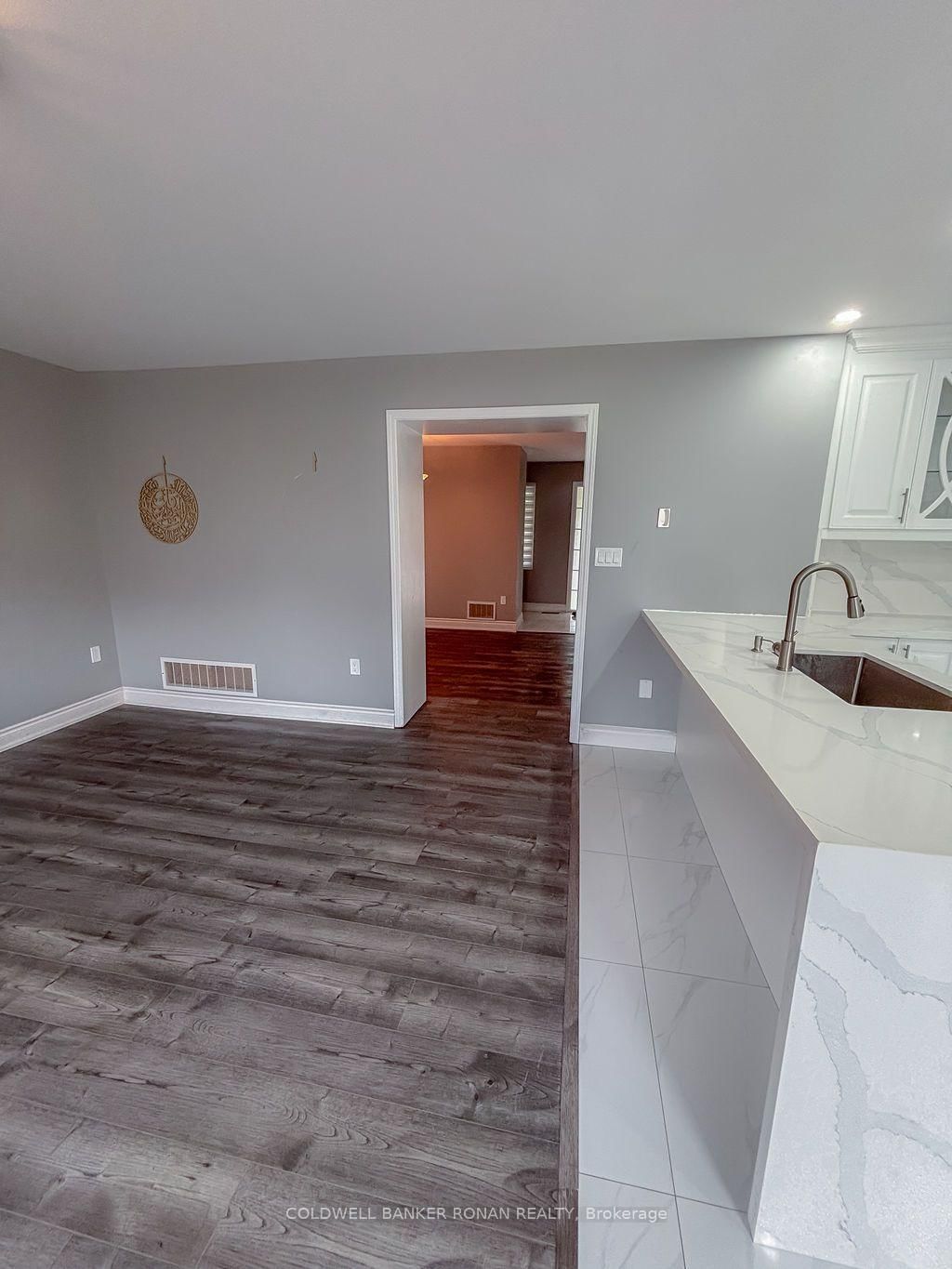 7 Kidd Crescent • New Tecumseth, ON photo 5