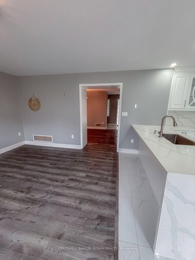 7 Kidd Crescent • New Tecumseth, ON photo 5