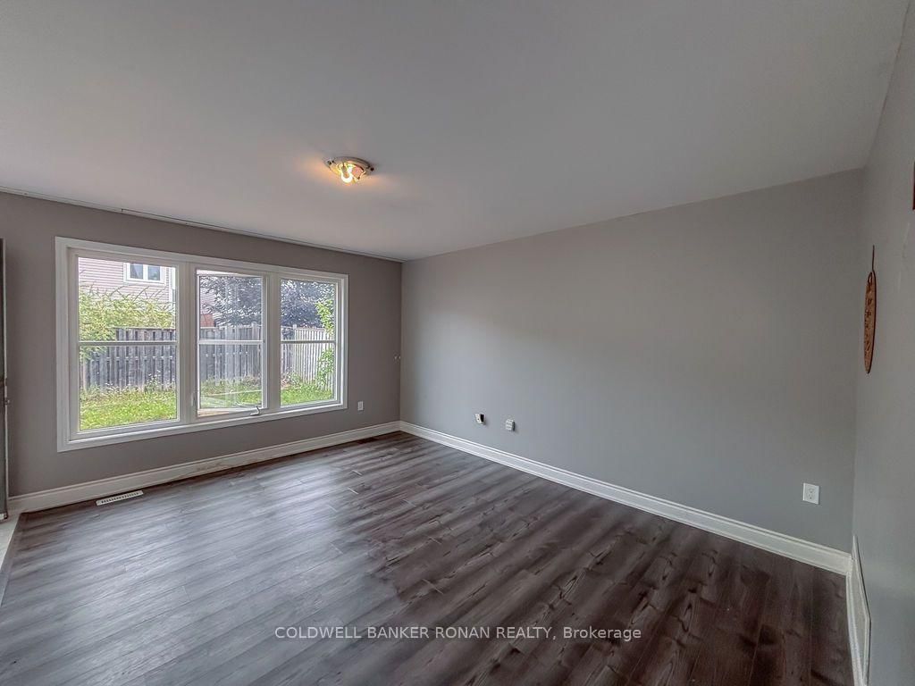 7 Kidd Crescent • New Tecumseth, ON photo 6