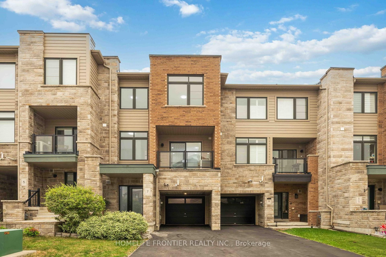 Property at 7 Vantage