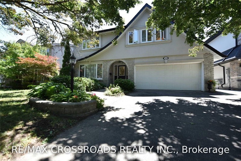 52 Emmeloord Crescent