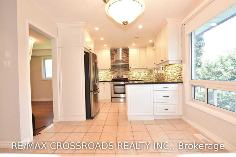 52 Emmeloord Crescent
