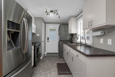 53 Corner Brook Trail • Innisfil, ON photo 5