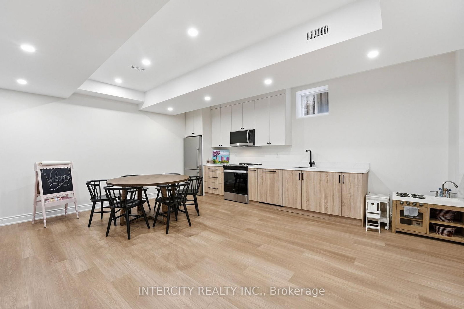 568 Grand Trunk Avenue • Vaughan, ON photo 30