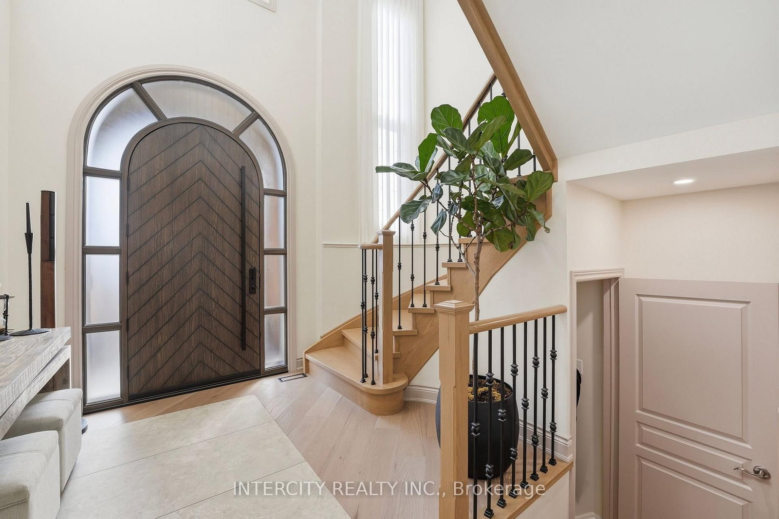 568 Grand Trunk Avenue • Vaughan, ON photo 4
